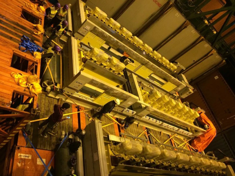 大型設(shè)備操作，BBK分體作業(yè)